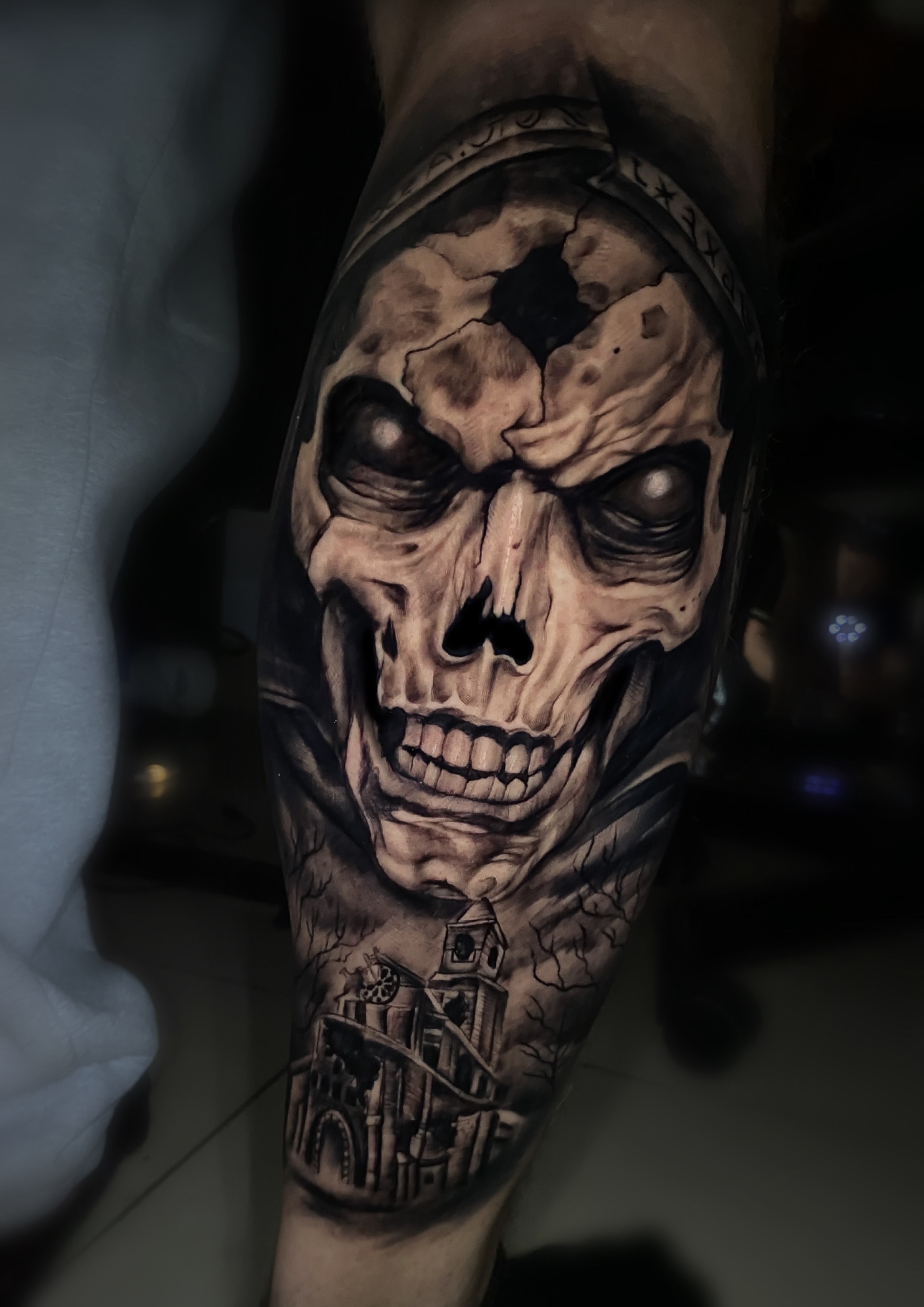 czarno-szary obraz swiezy twarz 