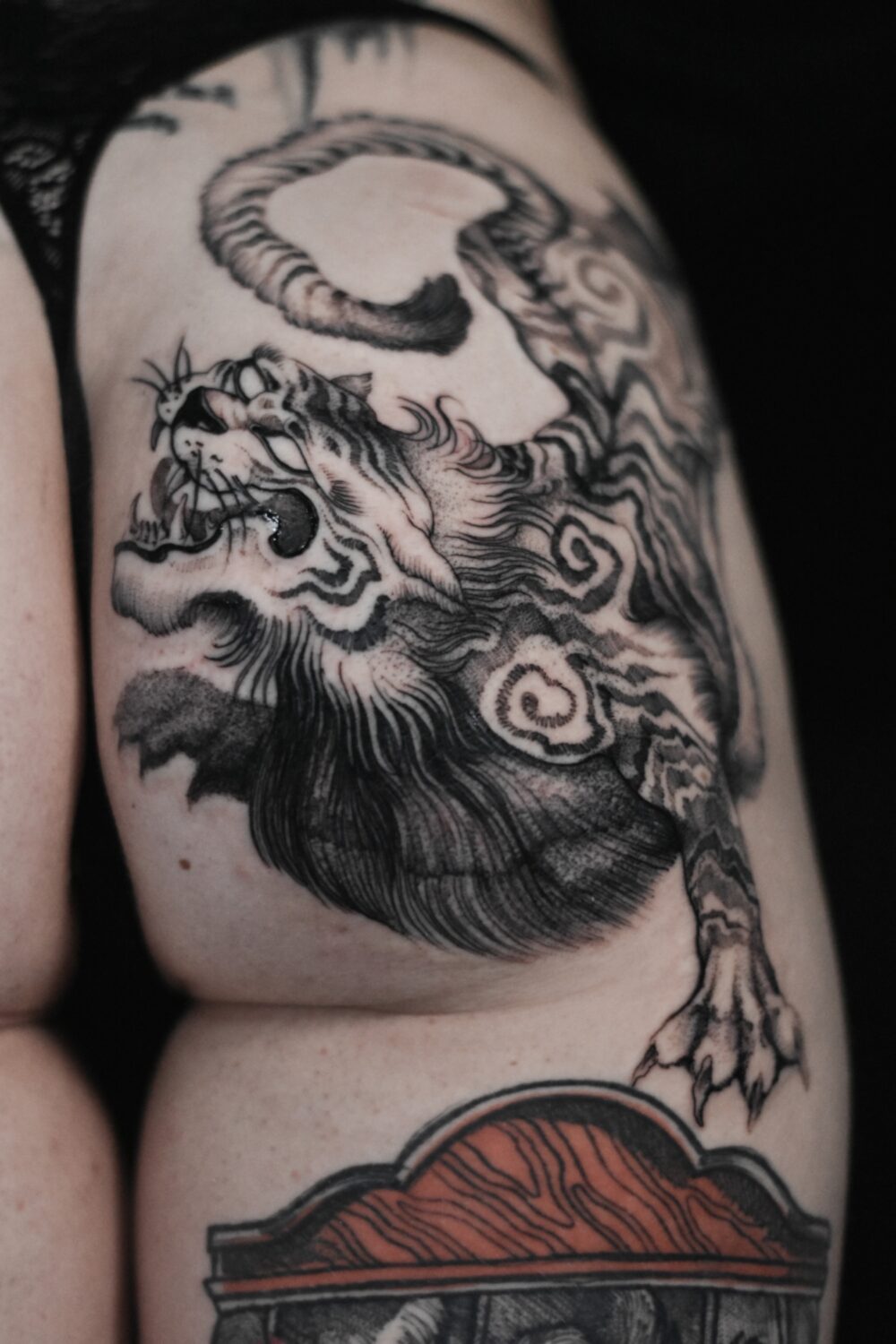 autorski cala-sesja czarno-szary 