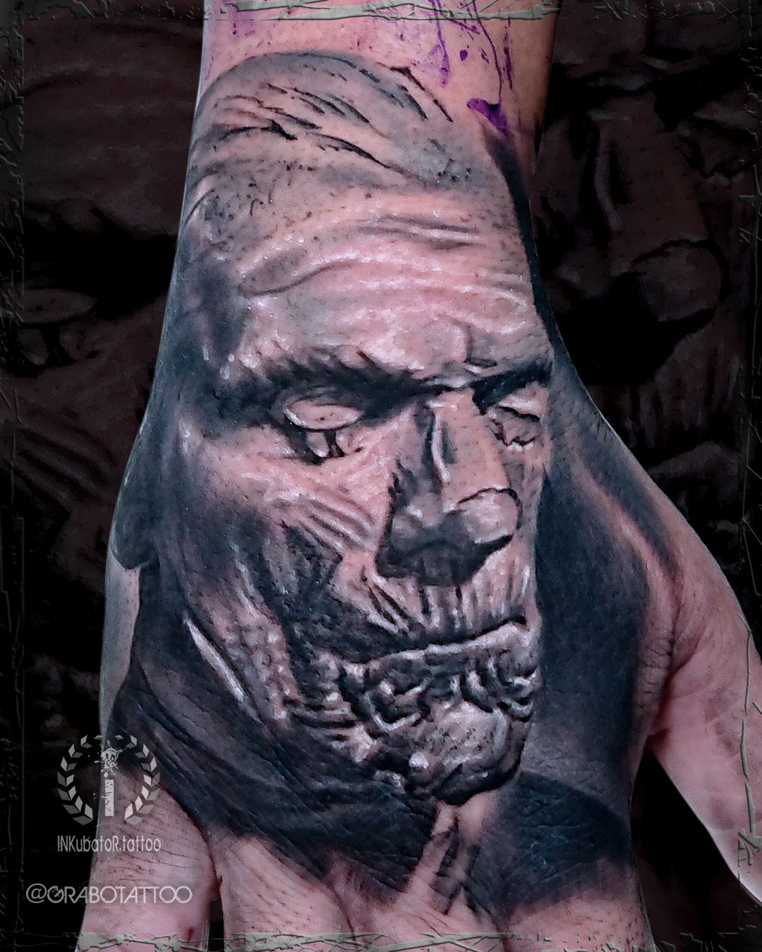 autorski czarno-szary realizm 