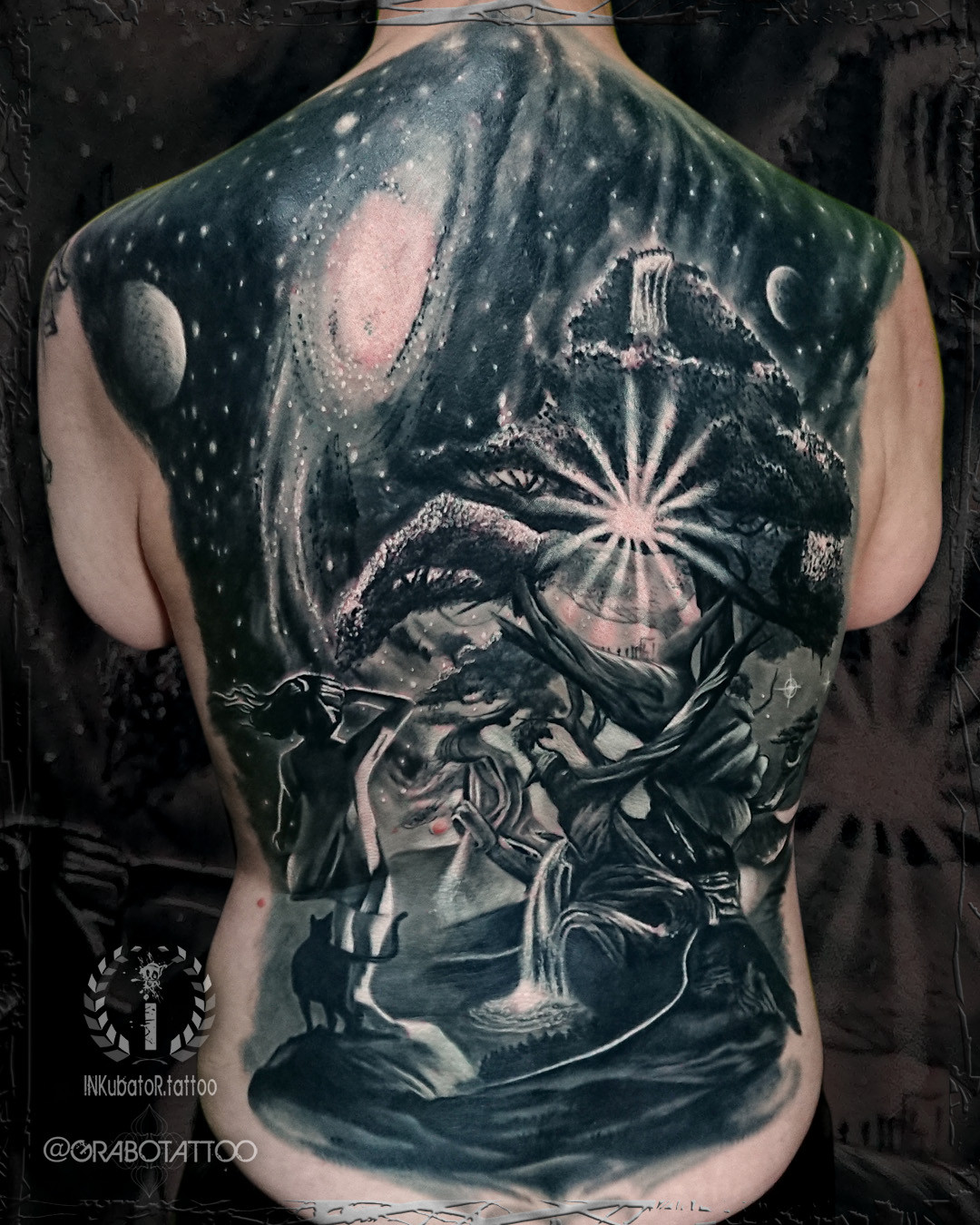 autorski cale-plecy czarno-szary 