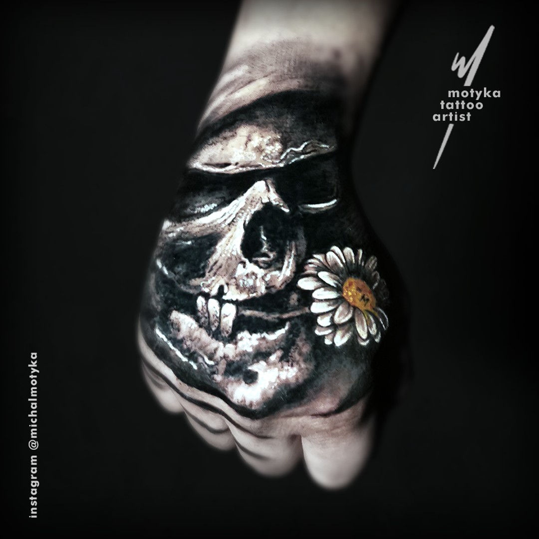 czarno-szary klasyka maly realizm 